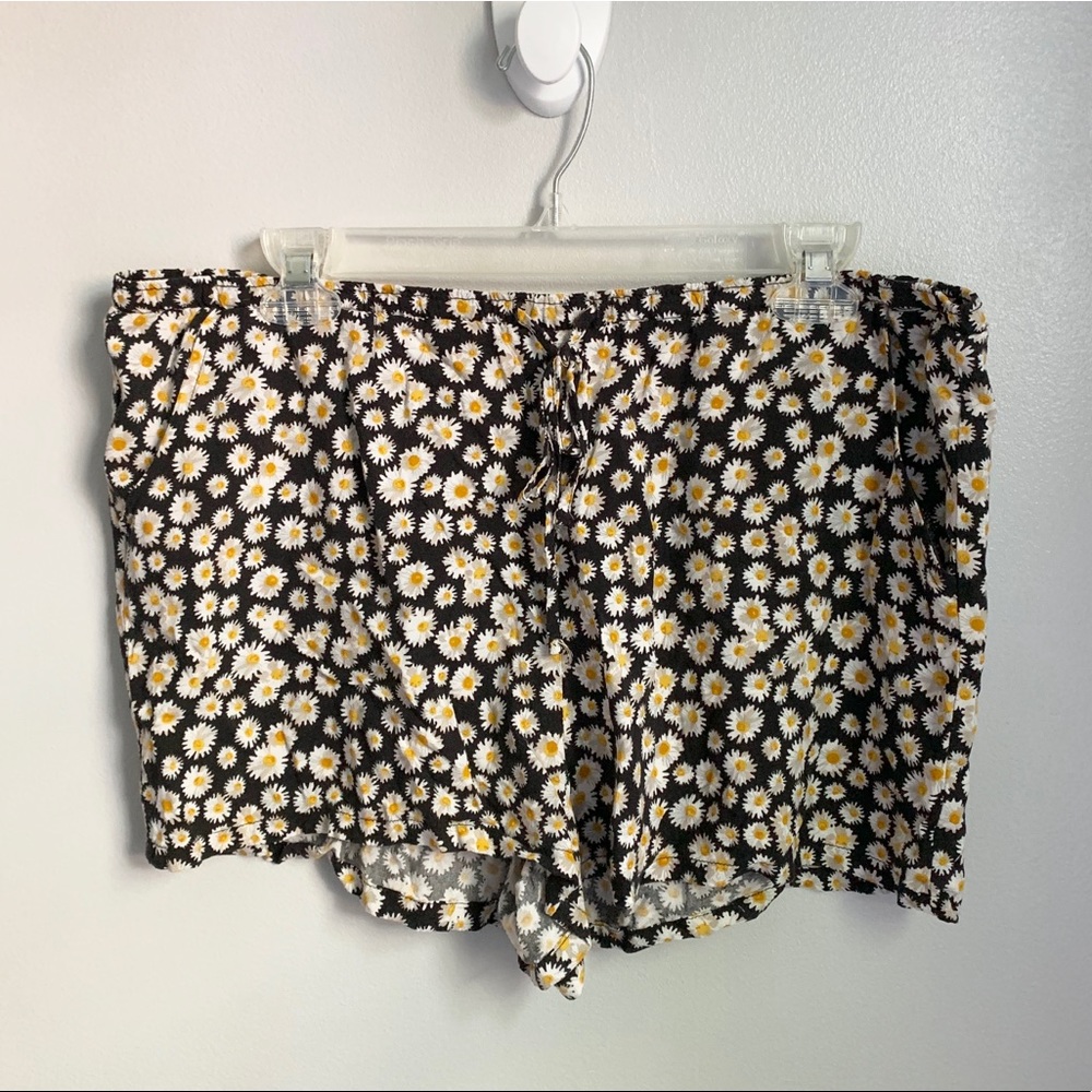 💙 3 for $10 💙 Floral Shorts